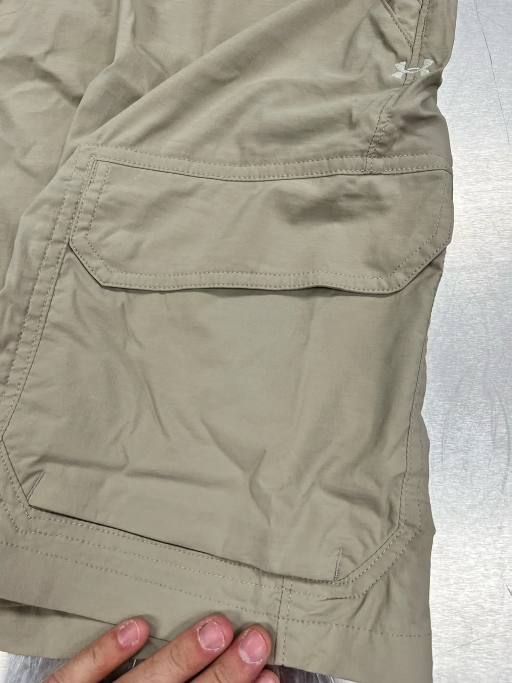 Under Armour Men's Cargo Shorts - Light Khaki 42